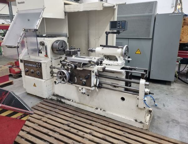 HEYLIGENSTAEDT 400 Ev / 1500  Metallbearbeitungsmaschinen Drehmaschinen Schiebebettdrehmaschine Maschine hat einen 4-fach Stahlhalter mit Schnellwechseleinsätzen und eine
Digitalanzeige. Deutschland