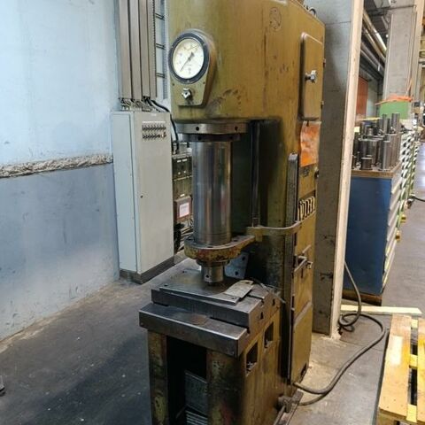 MUELLER CE 25  Metal Processing Presses Single Column Press - Hydraulic  Germany