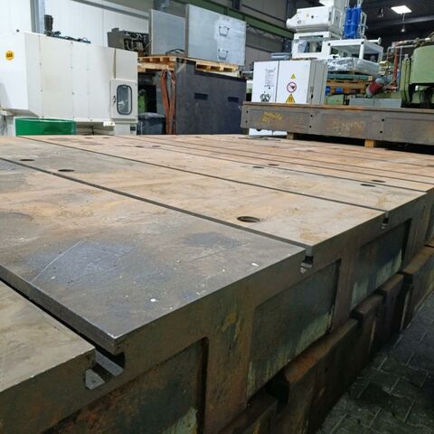 UNBEKANNT/NOT KNOWN   Maschinenzubehör Maschinenzubehör etc. Plattenfeld 10 Stück T- genutete Spannplatten mit 32 mm Nutbreite. Deutschland