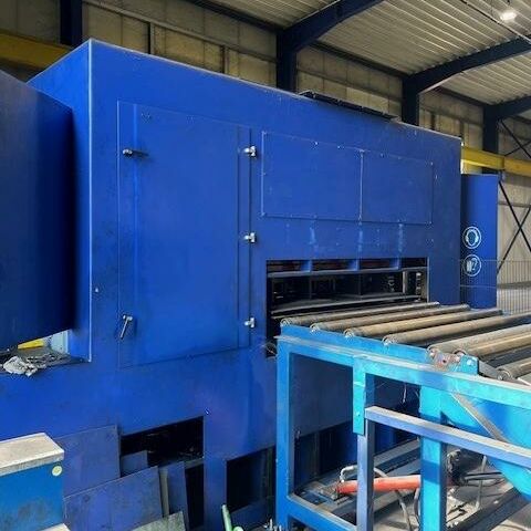 LORENZ BRM50/1720.21-WD-SW-ZW  Metal Processing Sheet metal working / shaeres / bending Straightening Machine - Cold Plate 6 HI High-performance straightening machine with 21 rolls for fine
straightening work of steel or non-ferrous metals. Machine has 23 intermediate
rolls and 18 support points. Working rolls are adjustable with DRO in 0,01 mm.
Main Gearbox was renewed in 2021. Germany