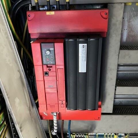 LORENZ BRM50/1720.21-WD-SW-ZW  Metal Processing Sheet metal working / shaeres / bending Straightening Machine - Cold Plate 6 HI High-performance straightening machine with 21 rolls for fine
straightening work of steel or non-ferrous metals. Machine has 23 intermediate
rolls and 18 support points. Working rolls are adjustable with DRO in 0,01 mm.
Main Gearbox was renewed in 2021. Germany