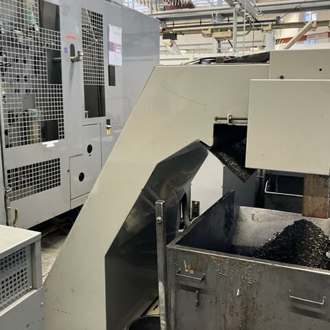 MATSUURA Cublex 63 840DI Siemens Metallbearbeitungsmaschinen Bearbeitungszentrum Bearbeitungszentrum  5 Achs 5 Achs Bearbeitungszentrum mit Schwenk- Drehtisch. Steuerung Siemens 840DI.
Maschine wird mit einem umfangreichen Ersatzteilpaket geliefert. Die Maschine
hat IKZ und eine Absaugung. Japan