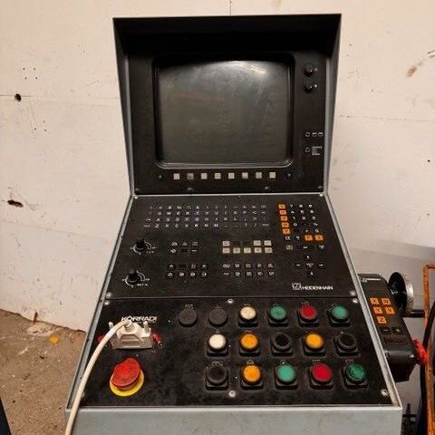 KORRADI UW 10-CNC  Metallbearbeitungsmaschinen Fräsmaschinen Fräsmaschine - Universal CNC Werkzeugfräsmaschine mit Heidenhain TNC 407 Steuerung. Deutschland