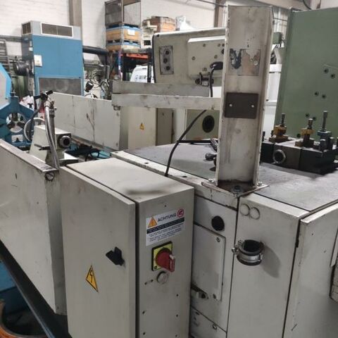 BULMAK CU 400  Metal Processing Lathes Center Lathe Machine has a cover for the chuck, cover at back side, Multifix tool holder
system, chuck, DRO, steady rest and accessories. Bulgaria