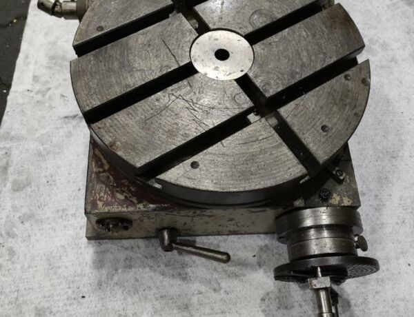 HECKERT Q-ApR400  Other Accessories for Machine Tools Other accessories for machine tools Rotary Table - Universal Dividing rotary table with 400 mm diameter of a Heckert FSS 400. Germany