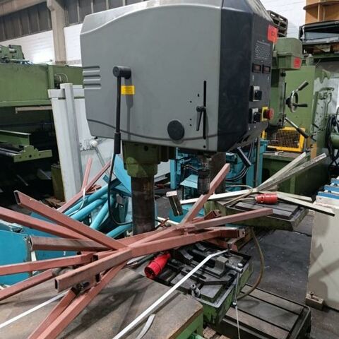 FLOTT P 30 ST  Metal Processing Boring mills / Machining Centers / Drilling machines Drilling Machine Machine can work left and right turning.. Germany