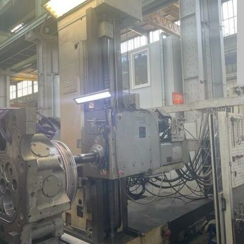 WOTAN Rapid 1 R/6 (CNC)  Metal Processing Boring mills / Machining Centers / Drilling machines Table Type Boring and Milling Machine Machine was reconditioned and retrofitted with Siemens 840 D control in 2003.
Machine has a 40 position ATC, 5 CNC axes with ball screw drives (X,Y,Z,W,B),
housing around machine with safety doors, cooling arrangement built in 2020 and
new spindle drive Siemens built in 2008. Germany