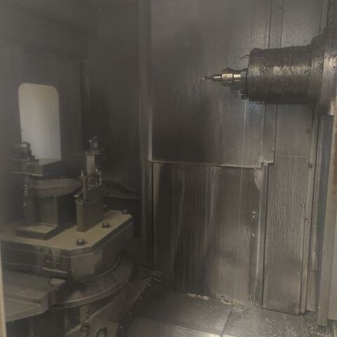 MORI SEIKI SH 400 Fanuc MSC 501 (Fanuc 16i) Metal Processing Boring mills / Machining Centers / Drilling machines Machining Center - Horizontal Control Fanuc MSD 501, 40 tool stations, it has trough spindle coolant, chip
conveyor and two paletts. Japan