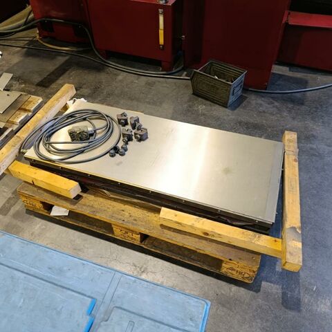 GEIBEL & HOTZ FS 1250 SA  Metal Processing Grinding machines Surface Grinding Machine - Horizontal Machine has cooling arrangement, dressing arrangement and auto. vert. feed. We
supply a magnetic plate along with the machine 1500 x 500 mm and a rotary table. Germany