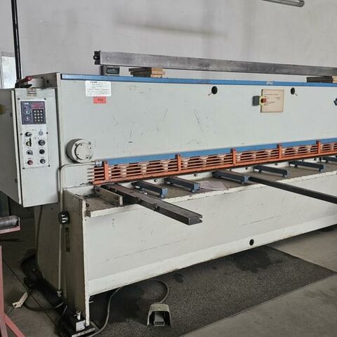 LVD HST-31/6 85 ELGO Metal Processing Sheet metal working / shaeres / bending Plate Shear - Hydraulic Machine has a ELGO type 85 control for back gauge and the cutting data. Belgium