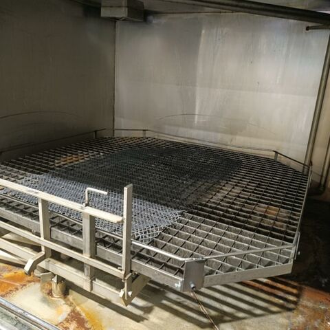 METALAS MCF 2000  Sondermaschinen verschiedene Einrichtungen Waschanlage - Kammer Teilewaschmaschine mit elektrischem Drehkorb, Ölskimmer, Dampfabsaugung,
Klapptüre, Timer zur festen Einstellung der Parameter, Feinfilter vor dem
Reinigungstank. Niederlande