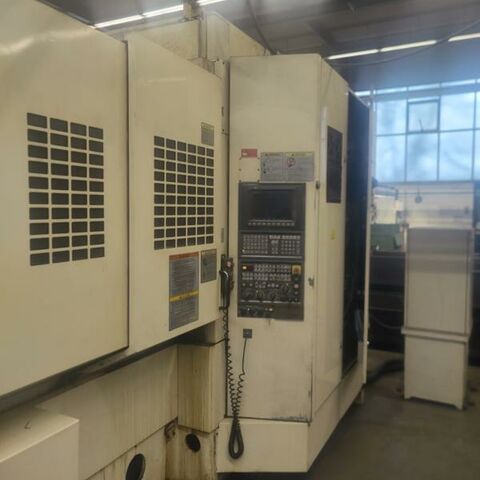 OKUMA MA-400H OSP-U100M Fanuc Metal Processing Boring mills / Machining Centers / Drilling machines Machining Center - Horizontal Control OSP-U100M (Fanuc), 60 tool stations, it has trough spindle coolant,
chip conveyor and two paletts. Japan