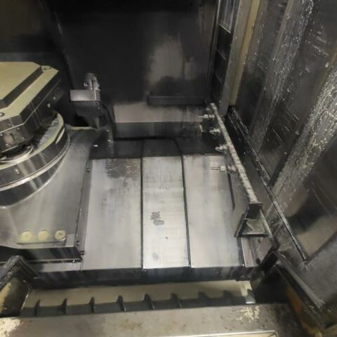 OKUMA MA-400H OSP-U100M Fanuc Metal Processing Boring mills / Machining Centers / Drilling machines Machining Center - Horizontal Control OSP-U100M (Fanuc), 60 tool stations, it has trough spindle coolant,
chip conveyor and two paletts. Japan