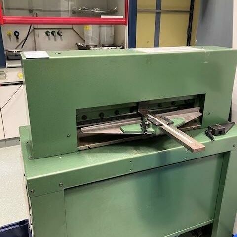 WALKER-HAGOU BV GG-4P  Metal Processing Sheet metal working / shaeres / bending Plate Shear - Mechanical  Netherland