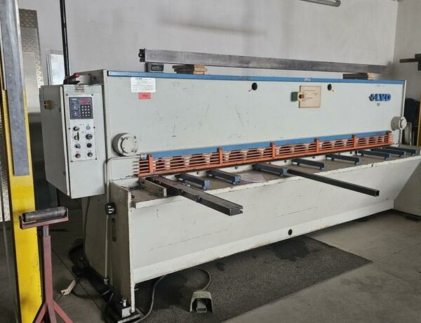 LVD HST-31/6 85 ELGO Metal Processing Sheet metal working / shaeres / bending Plate Shear - Hydraulic Machine has a ELGO type 85 control for back gauge and the cutting data. Belgium