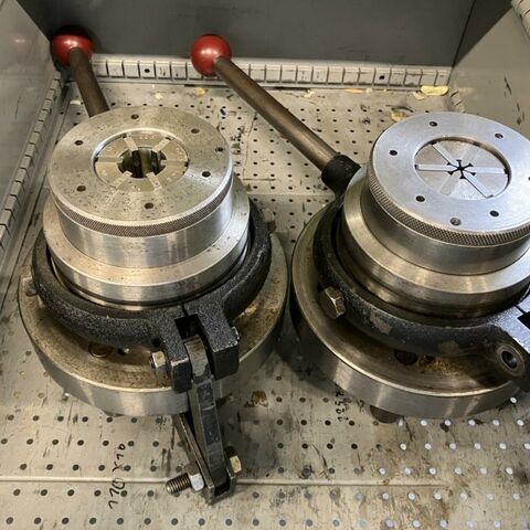 COLCHESTER Triumph 2000  Metallbearbeitungsmaschinen Drehmaschinen Spitzendrehmaschine Viel Zubehör: Lünette, Futter, Planscheibe, Stahlhalter, Spannzangenfutter mit
Spannzangen. England