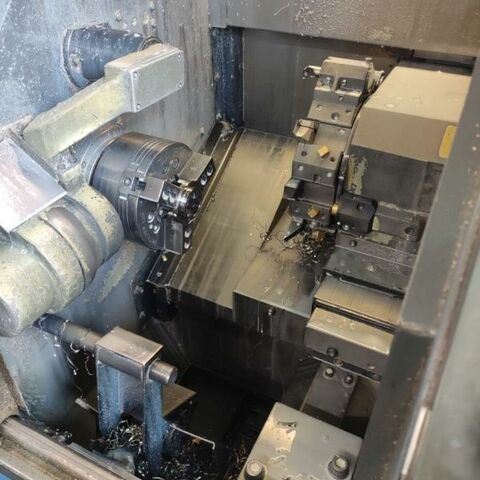 Mazak Quick Turn 10 Mazatrol T-Plus Metal Processing Lathes CNC Lathe Machine has a Mazatrol T Plus control and no tail stock. Japan