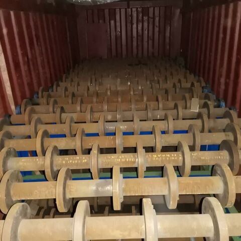 NN NN  Other Accessories for Machine Tools Other accessories for machine tools Roller-Type Feed Unit 4 table segments each 3 m long and 2 m wide. Rolls are supported by roller
bearings. Germany