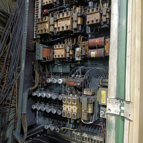 SCHIESS KE 125  Metal Processing Lathes Vertical Turret Lathe - Single Column Machine has one vertical head with 5 Pos. Only two holders will be supplied
with the machine. Faceplate bearing was reconditioned. Spindle and spindle nut
of cross axe has to be reconditioned. Germany