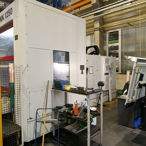 STARRAG HECKERT CWK 1250 16 i- M Fanuc Metal Processing Boring mills / Machining Centers / Drilling machines Machining Center - Horizontal 80 tool position ATC. We will supply 300 pieces SK50 holders along with the
machine. Measuring tracer Renishaw, Cooling trough spindle and filtering
arrangement, 50 bar, Chip conveyor and exhaust ventilation.
Machine has worked for 28.000 spindle hours.
Control: Fanuc 16i-M. Germany