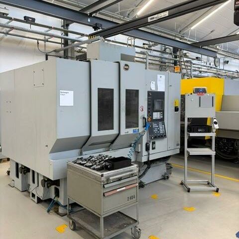 HITACHI-SEIKI VS 50 18 M Fanuc Metal Processing Milling machines milling machining centers - vertical Vertical machining center with Fanuc 18M control, cooling through spindle, ATC
for ISO 40 tool holders and many holders. Japan
