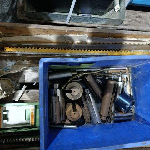 HENNING U3E1000  Metal Processing Drawbenches Broaching Machine-Internal - Vertical Machine comes with accessories, such as holders and broches. Germany