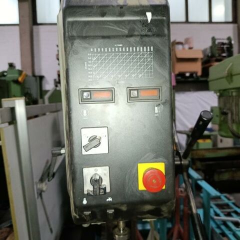 FLOTT P 30 ST  Metal Processing Boring mills / Machining Centers / Drilling machines Drilling Machine Machine can work left and right turning.. Germany